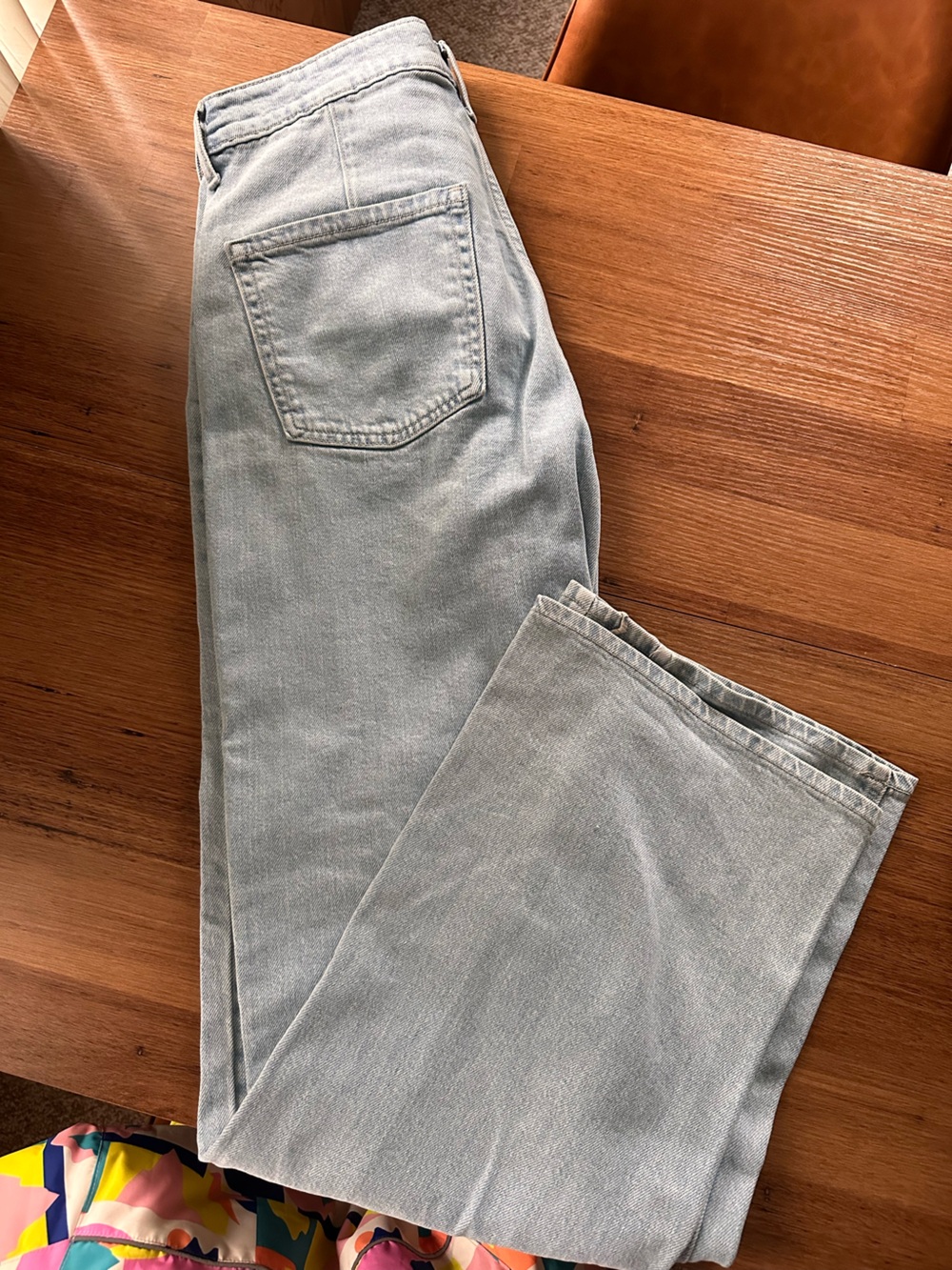 Brand New Old Navy Light Blue Flare Jeans with Cream Scallop Embroidery - Picture 4 of 7